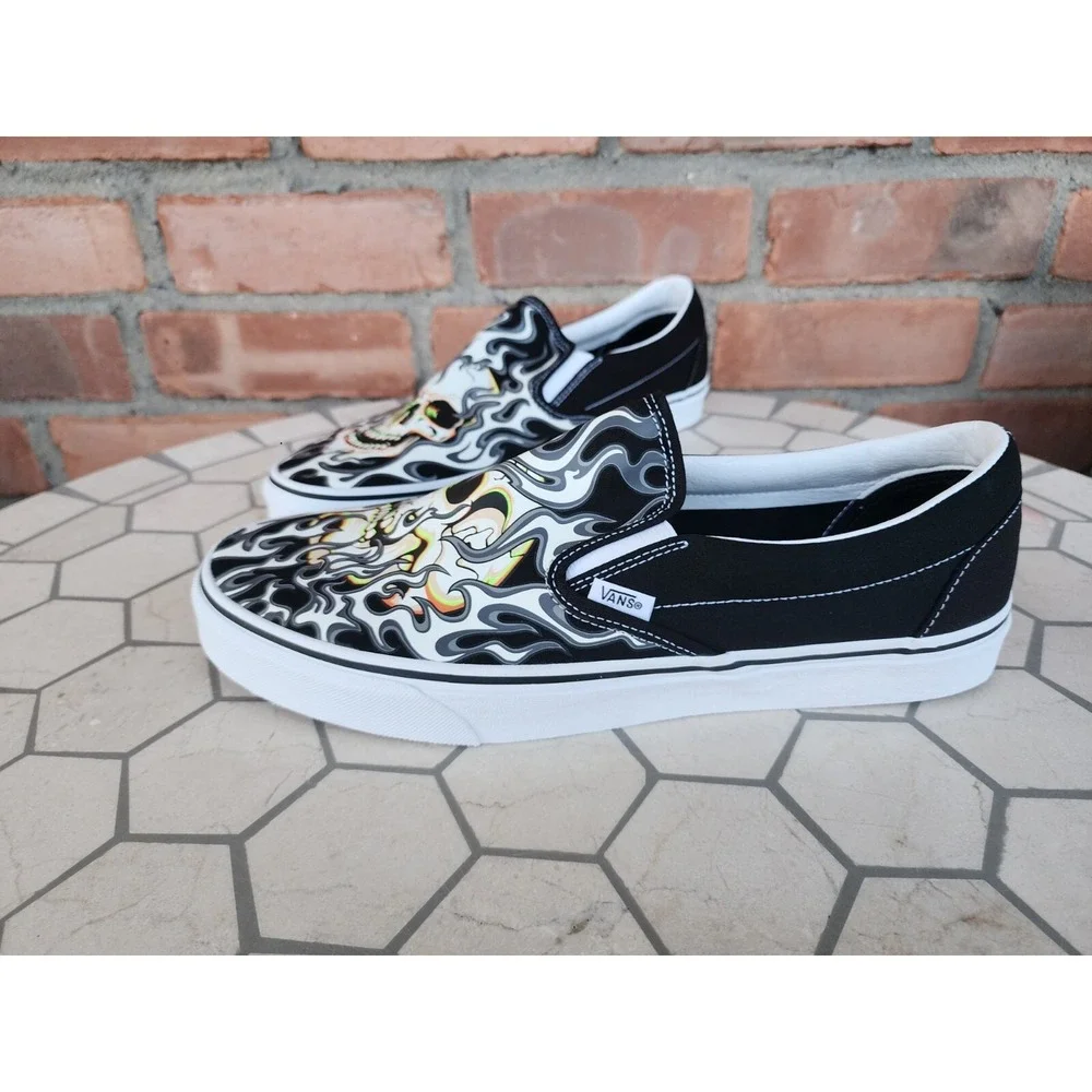 VANS Classic Slip On Flame Skull Black White Skate Shoes Men Sz 8.5 Rare Tattoo